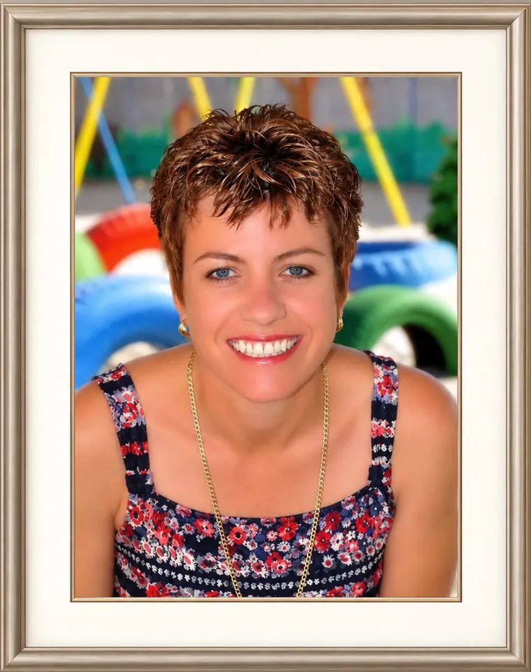 Framed portrait of MC (Lientjie) Potgieter, founder of Leer Speel-Speel, smiling in the school playground.